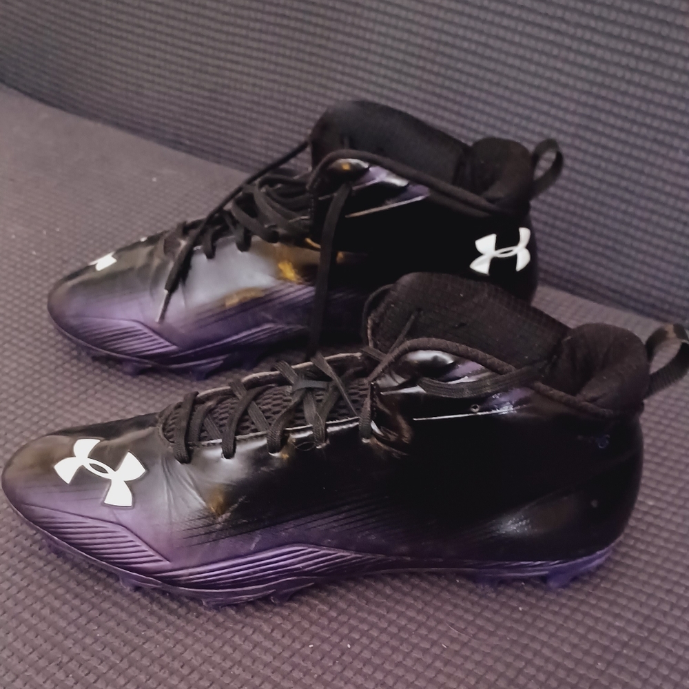 UNDERARMOUR SOCCER CLEATS SIZE 12M BLACK AND BLUE WITH MAN MADE MATERIALS